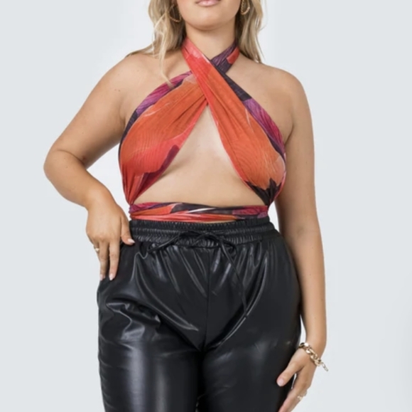Like New! Princess Polly Atkins Wrap Around Halter Top - Picture 2 of 9